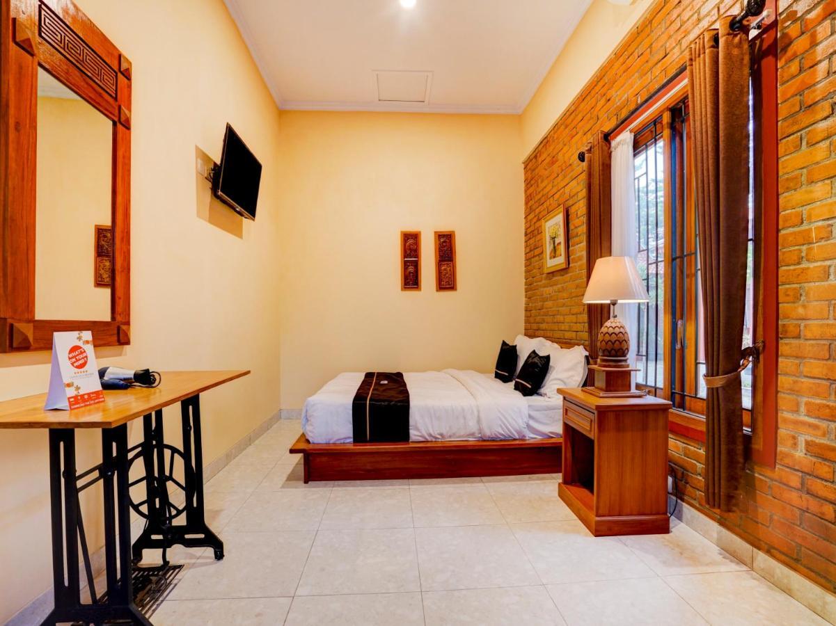 Super Oyo Collection O 90265 Cempoko Mulyo Homestay Syariah Tugu Екстер'єр фото