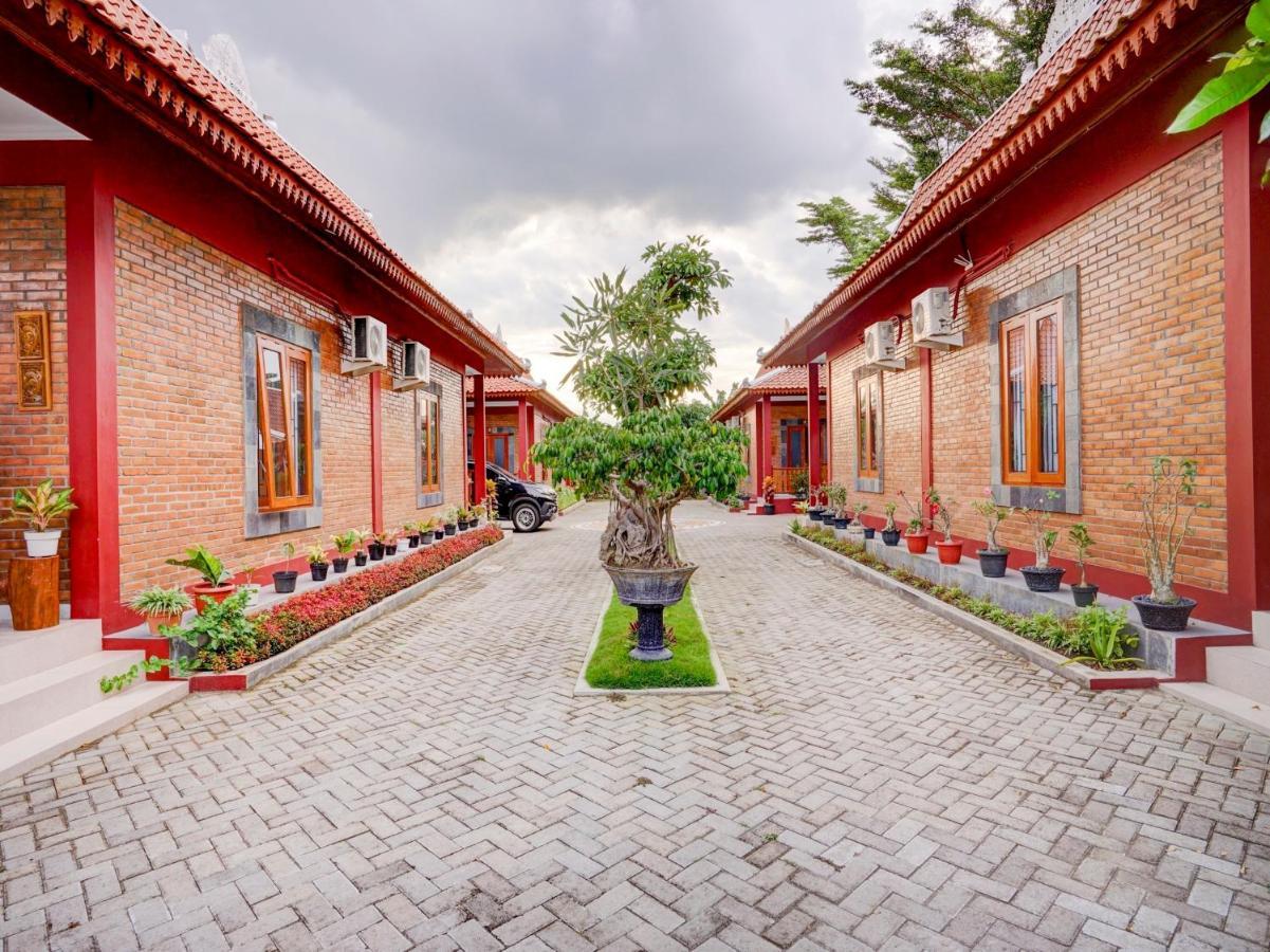 Super Oyo Collection O 90265 Cempoko Mulyo Homestay Syariah Tugu Екстер'єр фото