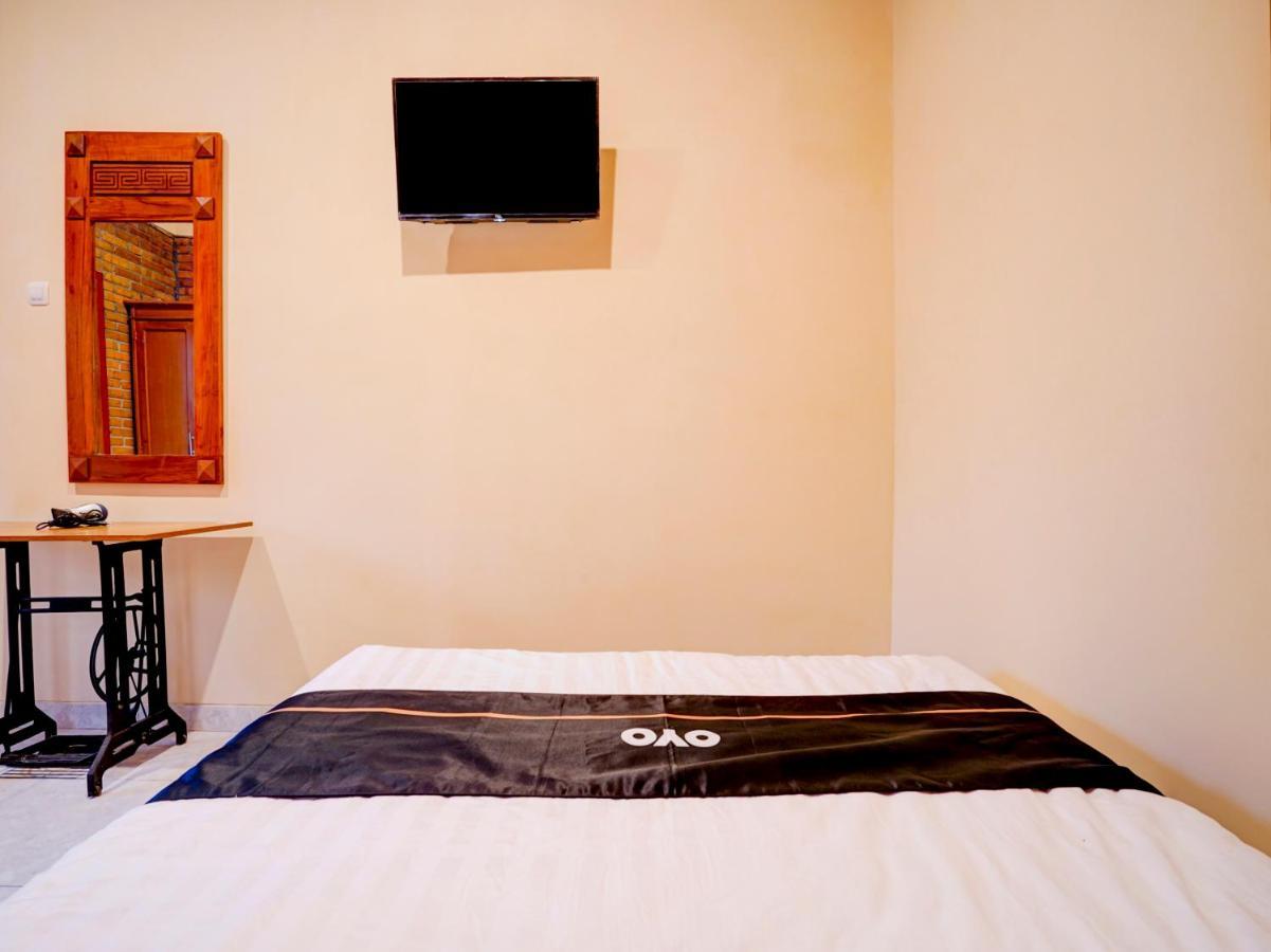 Super Oyo Collection O 90265 Cempoko Mulyo Homestay Syariah Tugu Екстер'єр фото